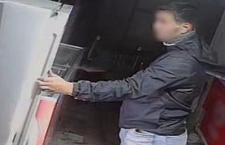 Eskişehir’de enerji içeceği hırsızlığı kameraya...