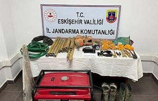 Eskişehir’de kaçak kazı yapan şahıslar suçüstü...