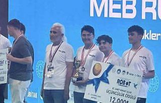 Eskişehirli öğrencilerden Uluslararası Robot Yarışması’nda...