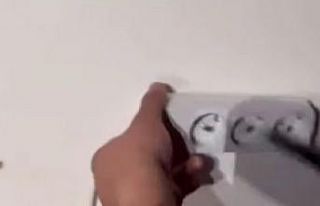 Evini aparta çevirip, prizlere gizli kamera yerleştirdi