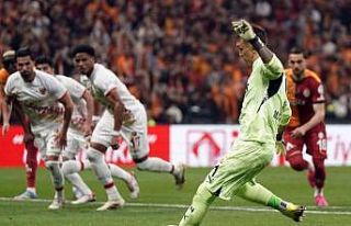 Fernando Muslera’dan penaltıdan gol