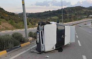 Fiat Tofaş’ın hurdaya döndüğü kazada 4 kişi...