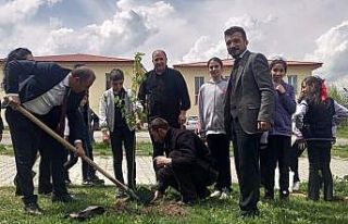 Fidan dikim etkinliğine Çıldır YBO da katıldı