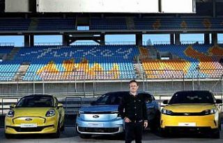 Ford Türkiye, elektrikli yeni binek ve ticari araçlarını...