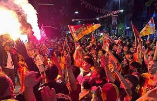 Galatasaray’ın şampiyonluğu Uşak’ta coşkuyla...