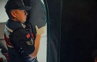 Gardırobu açtılar sera çıktı: 2 gözaltı