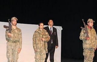 Gazi Yalçın Yedek’in hayatı sahnede yoğun ilgi...