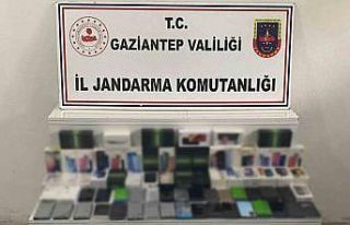 Gaziantep’te 2 milyon TL değerinde kaçak telefon...
