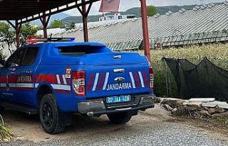 Gazipaşa’da 2 çocuk babası depo içerisinde ölü...