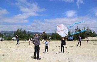 Geleneksel Uçurtma Şenliğinde kültür rüzgarı...