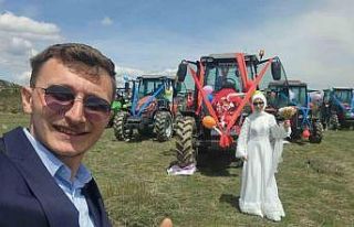 Gelin direksiyon başına geçti traktör, çiftçi...