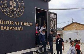 Gezen Sinema Tırı Baskil’de çocuklarla buluştu