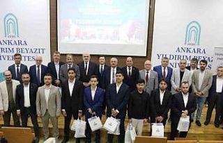 GİBTÜ öğrencisi Abdurrahman Deyri gönülleri...