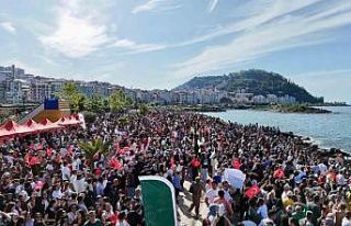 Giresun’da SOLOTÜRK gösterisi ilgiyle izlendi