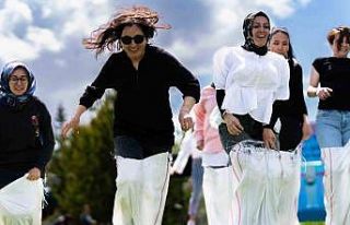 Gölbaşı’nda anneler günü kutlamaları renkli...