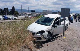 Gönen’de iki aracın çarpıştığı kazada 3...