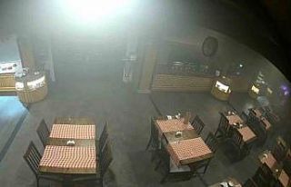 Grill cihazı alev aldı, otel kül oldu: İlk görüntüler...