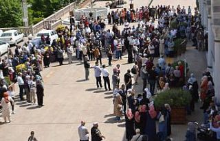 Hacı adayları kutsal topraklara dualarla uğurlandılar