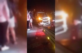 Hafif ticari araç koyun sürüsüne çarptı, 15...