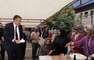 Hakkari’de cami yararına hayır çarşısı kuruldu