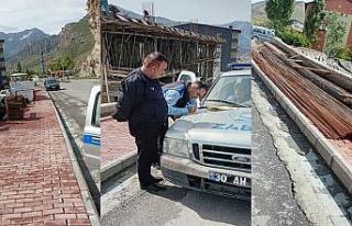Hakkari’de kaldırımı işgal eden inşaat sahibine...