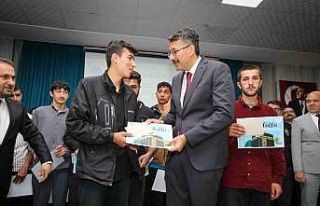 Hakkari’de umre ödüllü bilgi yarışması düzenlendi