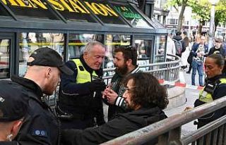 Hamburg’da tren istasyonunda "silah ve kesici...