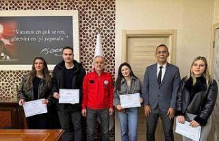 Hastanede boyama yapan gençlere teşekkür