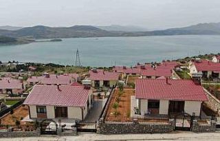 Hem güven hem de huzur veren göl manzaralı deprem...