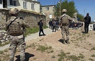 Husumetli aileler birbirine girdi: 5 yaralı, 15 gözaltı