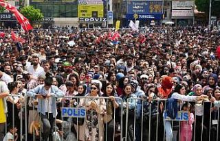 Iğdır’da 1 Mayıs Emek ve Dayanışma Günü coşkuyla...