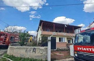 İki katlı evde yangın