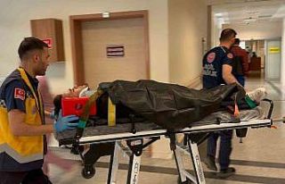 İki otomobil çarpıştı: 3 yaralı