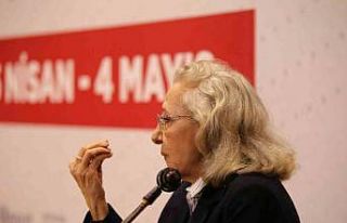 İnci Aral Kepez Kitap Fuarı’nda okurlarıyla buluştu