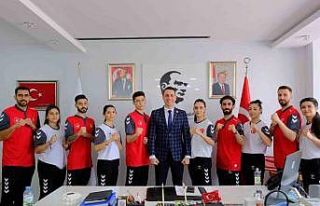 İşitme Engelliler Milli Takımı’ndan, Başkan...