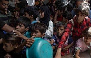 İsrail’in yardım geçişine izin vermediği Gazze’de...