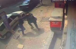İstanbul’da silahlı kavga kamerada: Yoldan geçen...