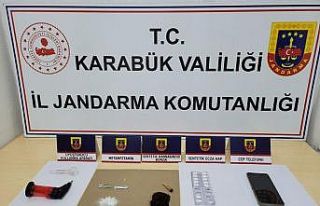 Jandarma uyuşturucu tacirlerine göz açtırmıyor