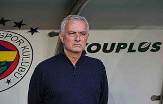 Jose Mourinho, Fenerbahçe’de 5. derbisini de kazanamadı