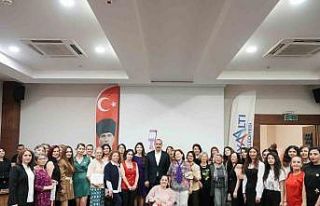 Kadınlar, sertifikalarını başkan Kotan’dan aldı