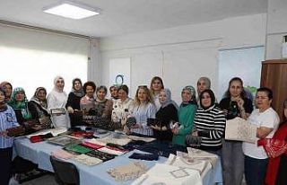 Kadınlar, tel kırma ürünleri yaparak aile ekonomine...