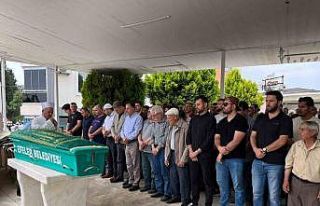 Kalp krizi geçirip hayatını kaybeden müezzin toprağa...