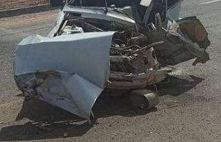 Kamyon ile otomobil çarpıştı: 1 ölü, 3 yaralı