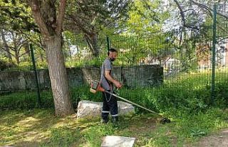 Karacasu Belediyesi ekipleri temizlik çalışmalarında...