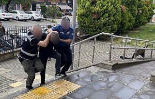 Karadeniz Ereğli’de 5 aracın camını kırarak...