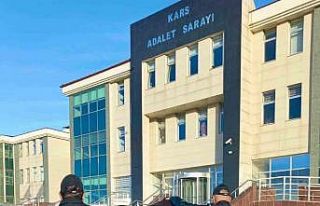 Kars’ta 9 yıl hapis cezaları bulunan ağabeyi...