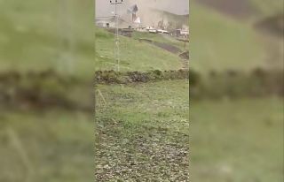 Kars’ta şiddetli rüzgar çatıları uçurdu: Korku...