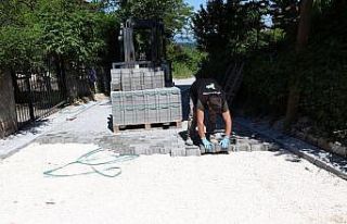 Kartepe’de sokaklar parke tamiratlarıyla konfor...