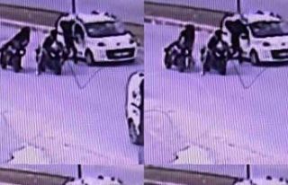 Kaskla tartıştığı sürücünün aracına zarar...