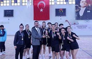 Kastamonu Üniversitesi Kadın Futsal Takımı, namağlup...